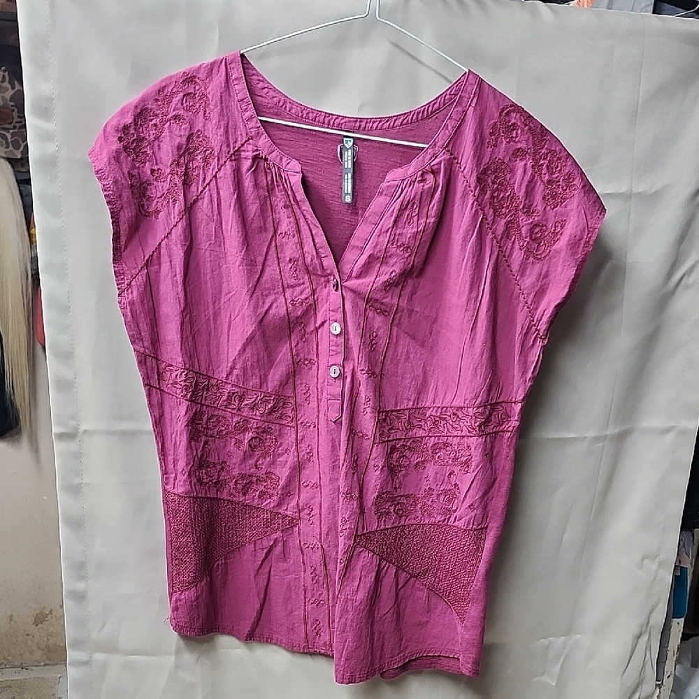 Womens Short Sleeve Embroidered Blouse Size S